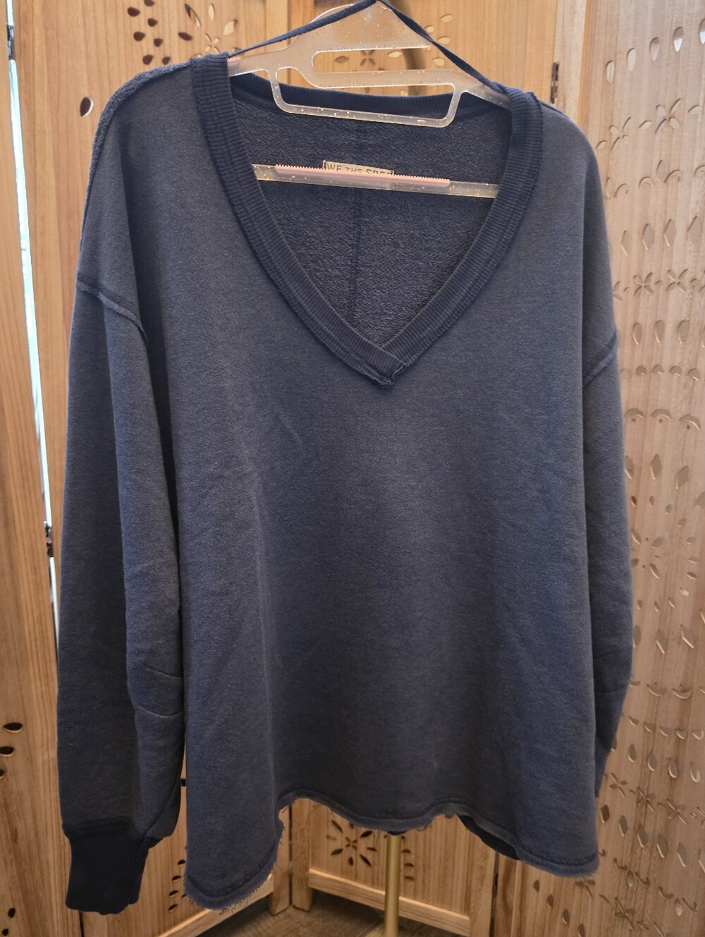NWOT We The Free Venice V-Neck Sweatshirt in Navy - Picture 4 of 9
